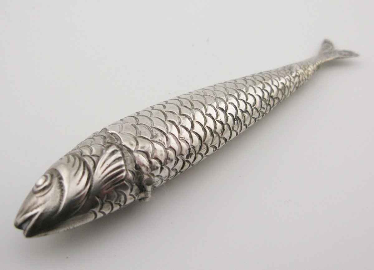 19th Century Continental Silver Fish-shaped Perfume Bottle-photo-3