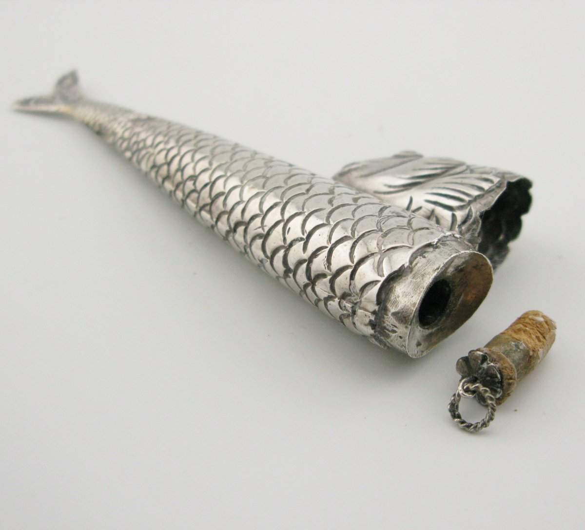 19th Century Continental Silver Fish-shaped Perfume Bottle-photo-2