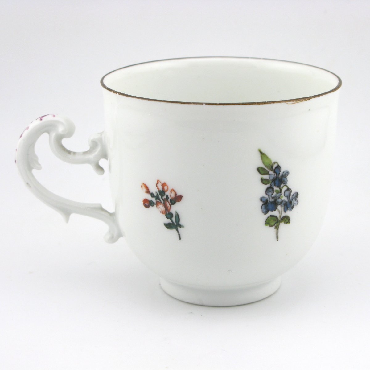 Tasse et soucoupe en porcelaine de Meissen, XVIIIe siècle, vers 1740-photo-1