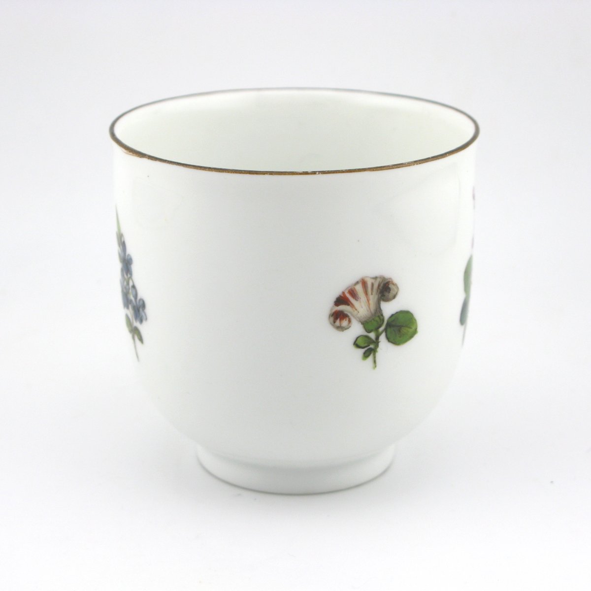 Tasse et soucoupe en porcelaine de Meissen, XVIIIe siècle, vers 1740-photo-2