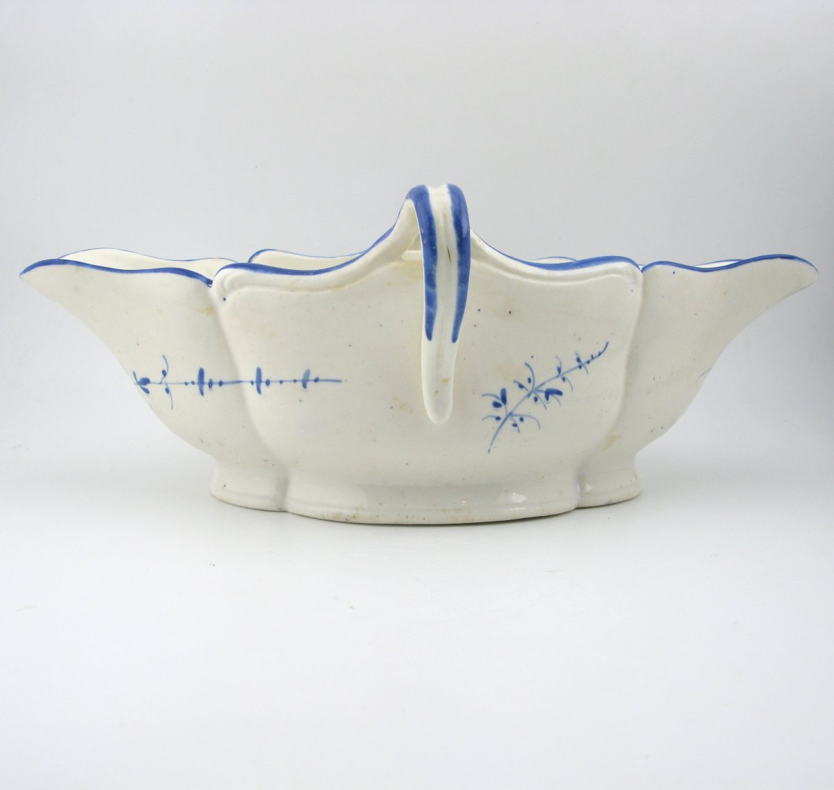 18th-century Chantilly Soft Paste Porcelain Sauceboat, C.1770-photo-4