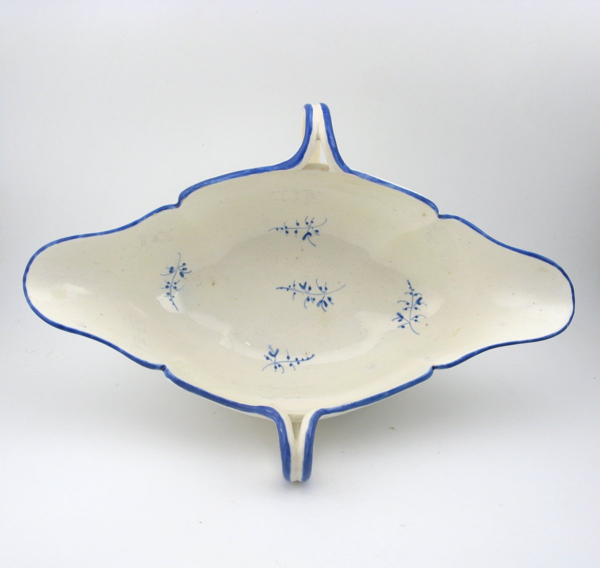 18th-century Chantilly Soft Paste Porcelain Sauceboat, C.1770-photo-1
