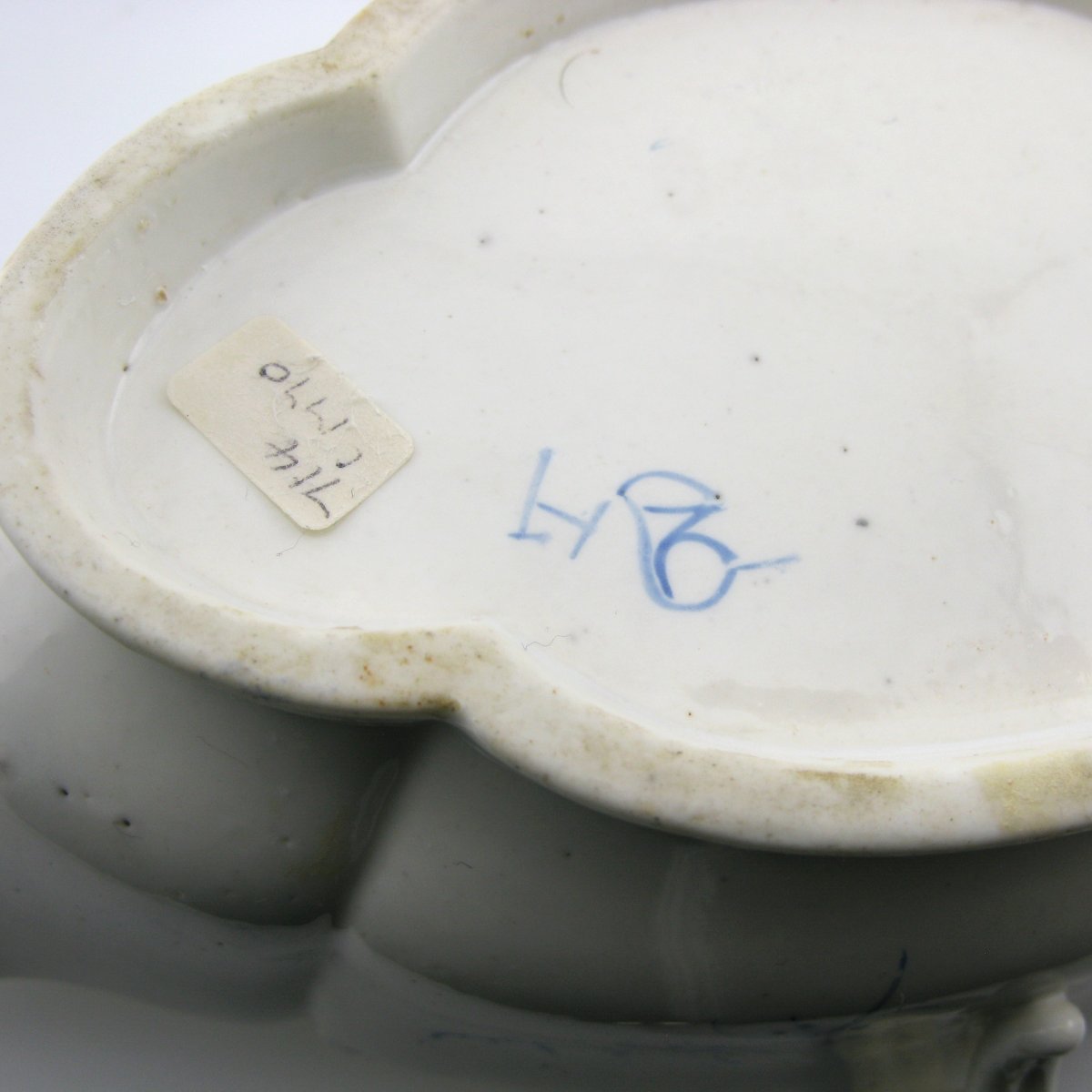 18th-century Chantilly Soft Paste Porcelain Sauceboat, C.1770-photo-2