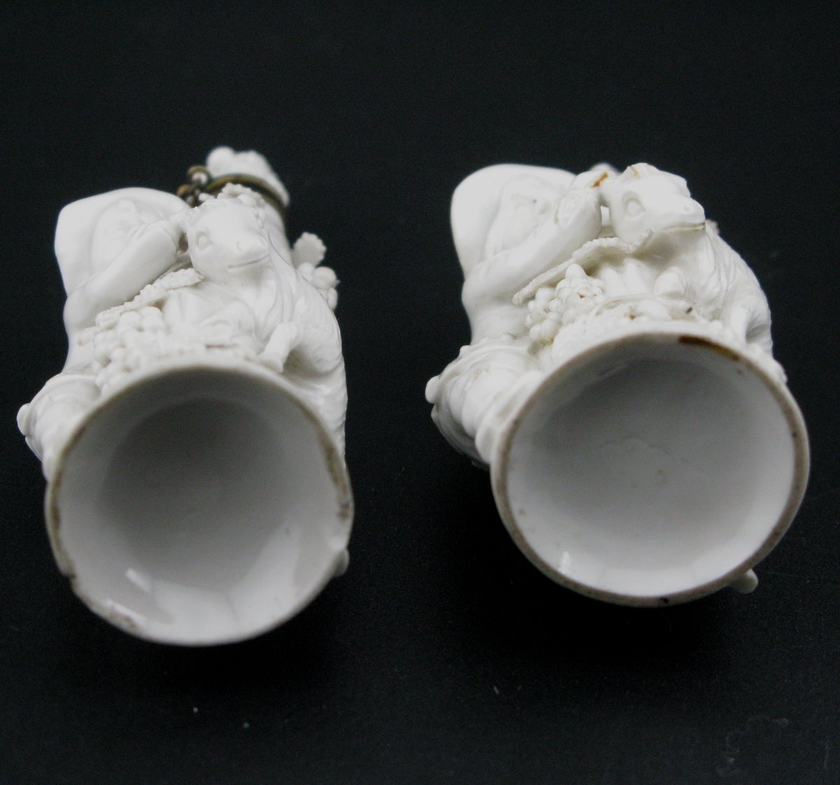 Two 18th-century Goatherd Porcelain Scent Bottles, Chelsea And Kelsterbach-photo-2