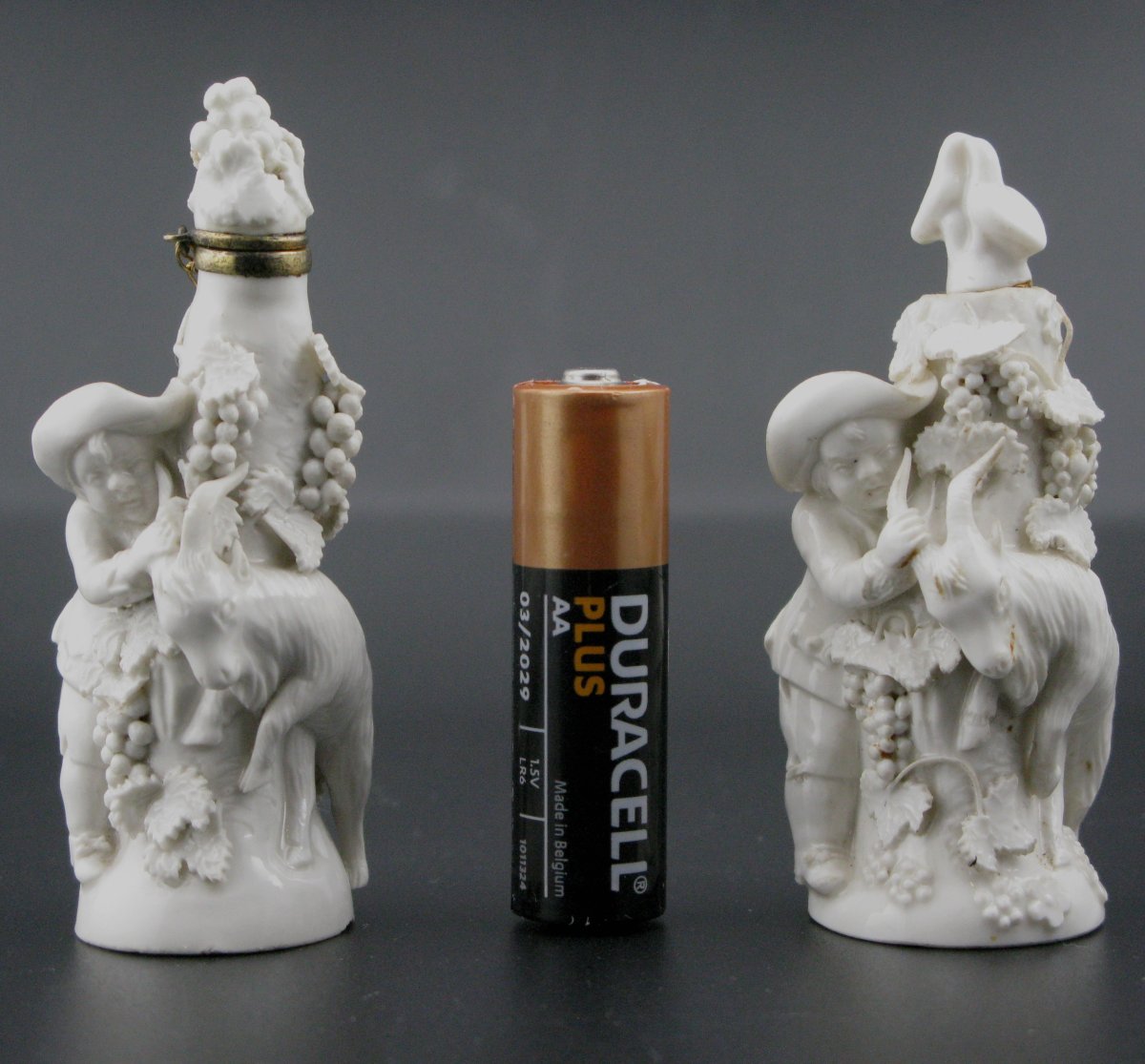 Two 18th-century Goatherd Porcelain Scent Bottles, Chelsea And Kelsterbach-photo-5