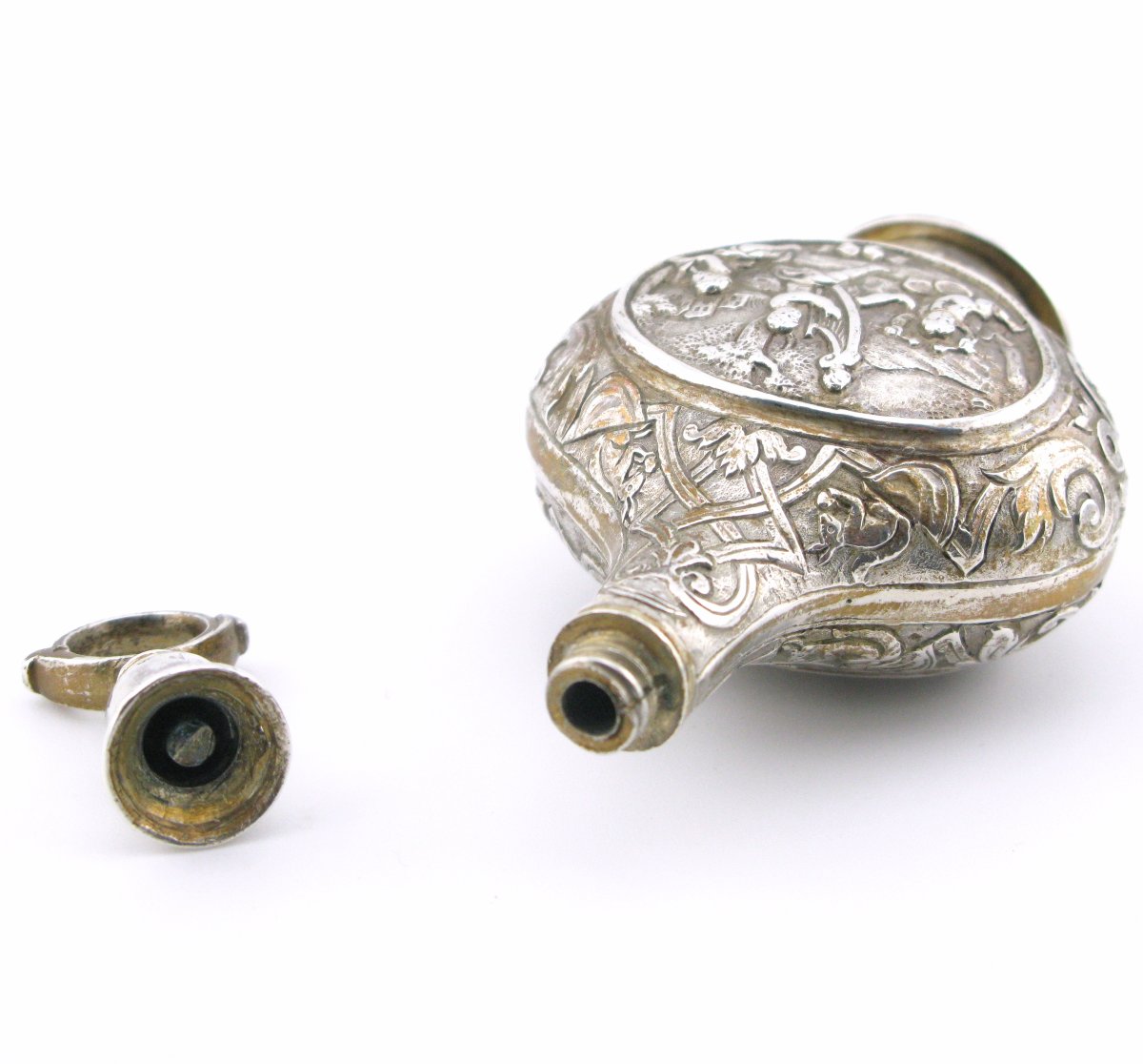 French Silver Scent Bottle And Vinaigrette, Circa 1720-photo-3