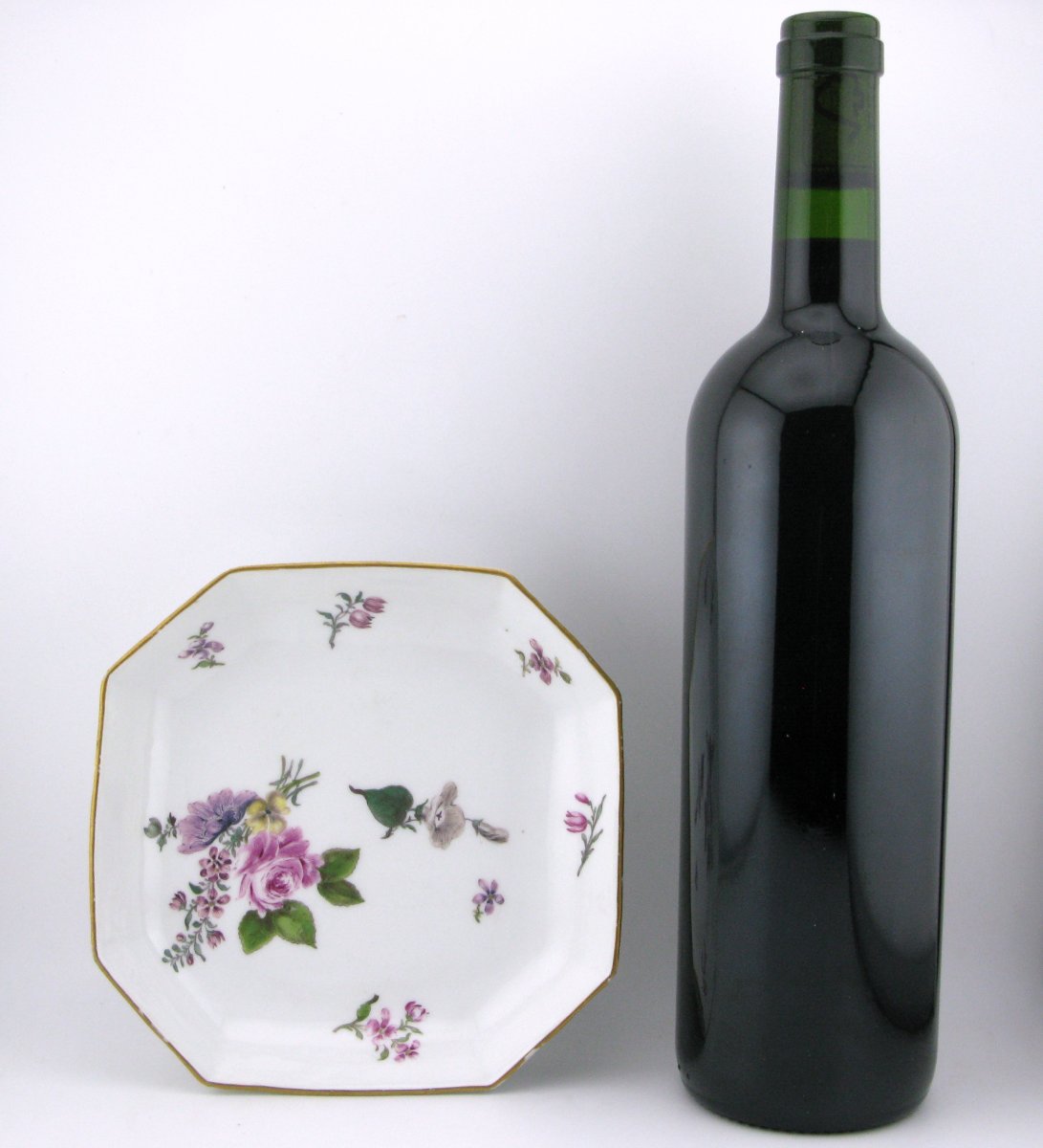 Plat octogonal en porcelaine de Meissen, XVIIIe siècle, vers 1740-photo-2