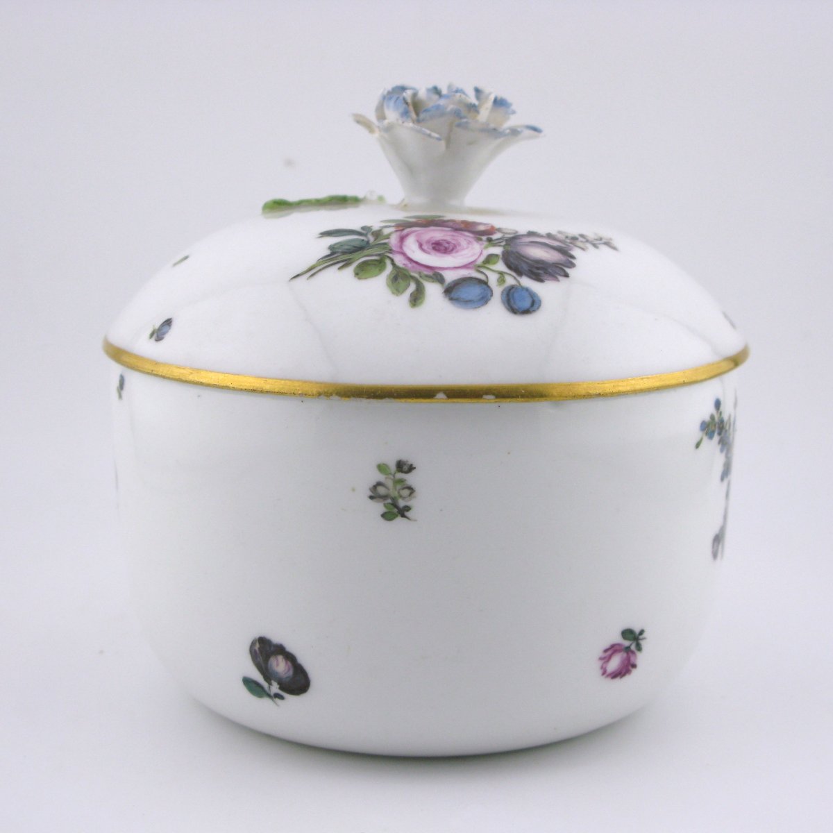 18th-century Meissen Porcelain Sucrier And Cover, C.1730-photo-1
