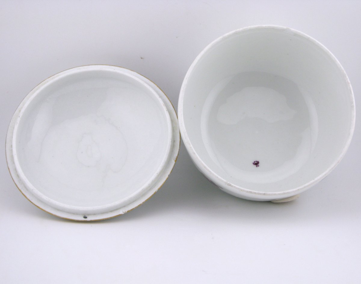 18th-century Meissen Porcelain Sucrier And Cover, C.1730-photo-2