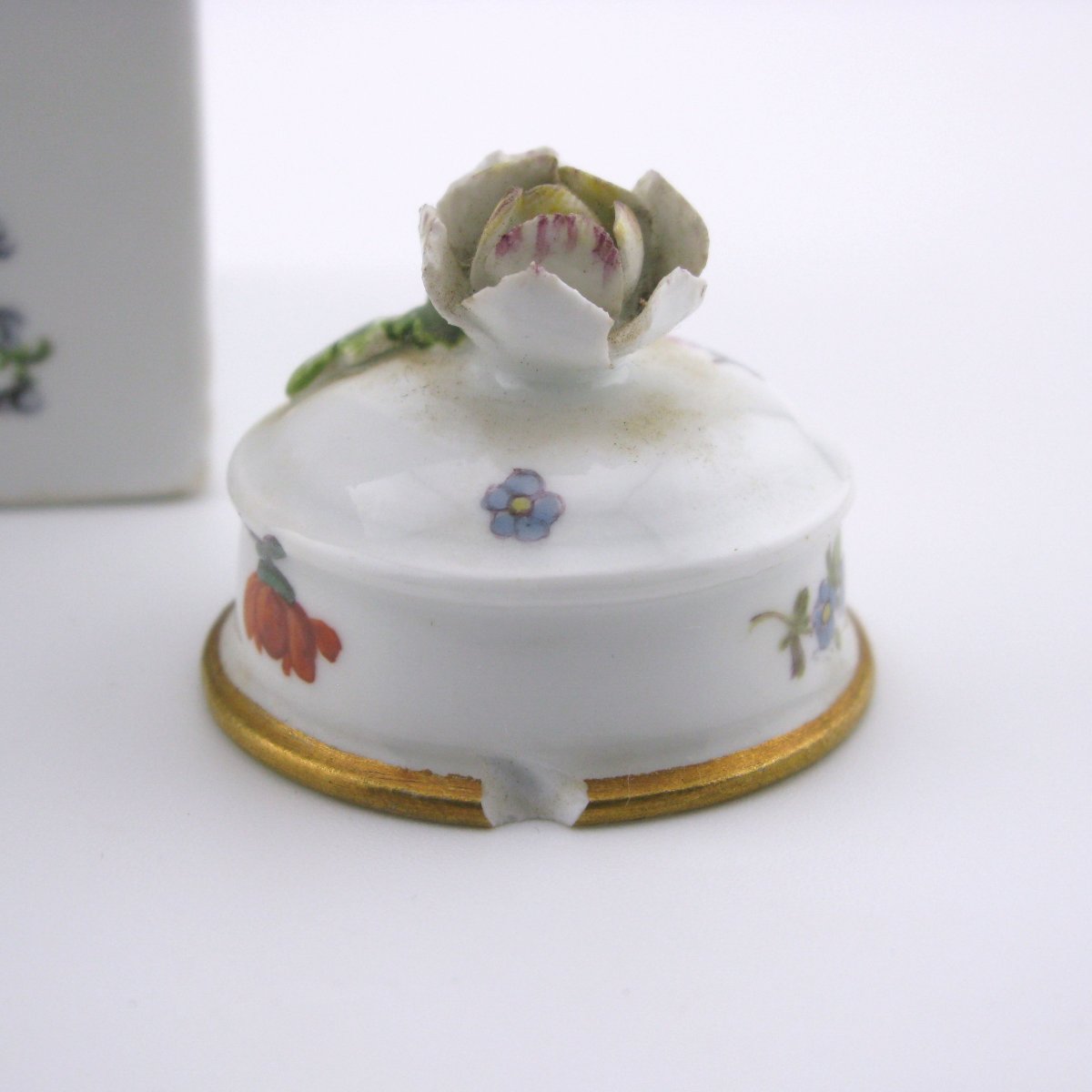 18th-century Meissen Porcelain Tea Caddy With Cover, C.1750-photo-1