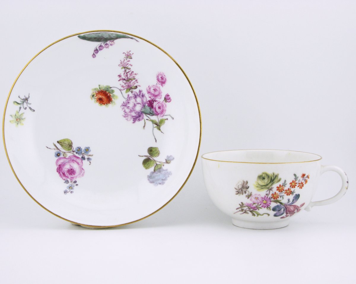 Tasse et soucoupe en porcelaine de Meissen, XVIIIe siècle, vers 1750-photo-3