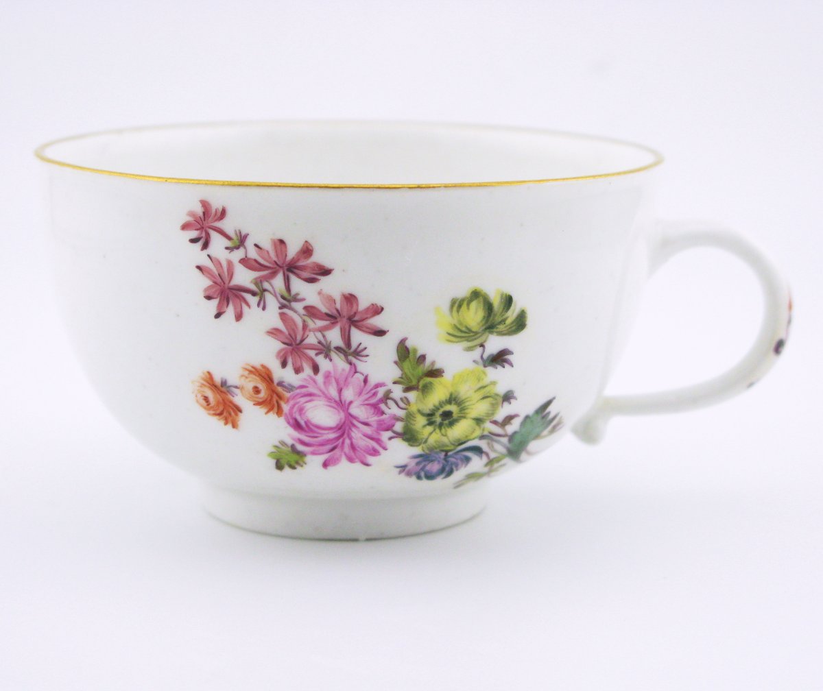 Tasse et soucoupe en porcelaine de Meissen, XVIIIe siècle, vers 1750-photo-2