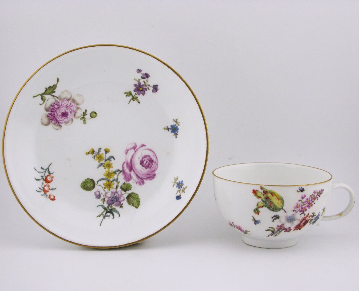 Tasse et soucoupe en porcelaine de Meissen, XVIIIe siècle, vers 1750-photo-3