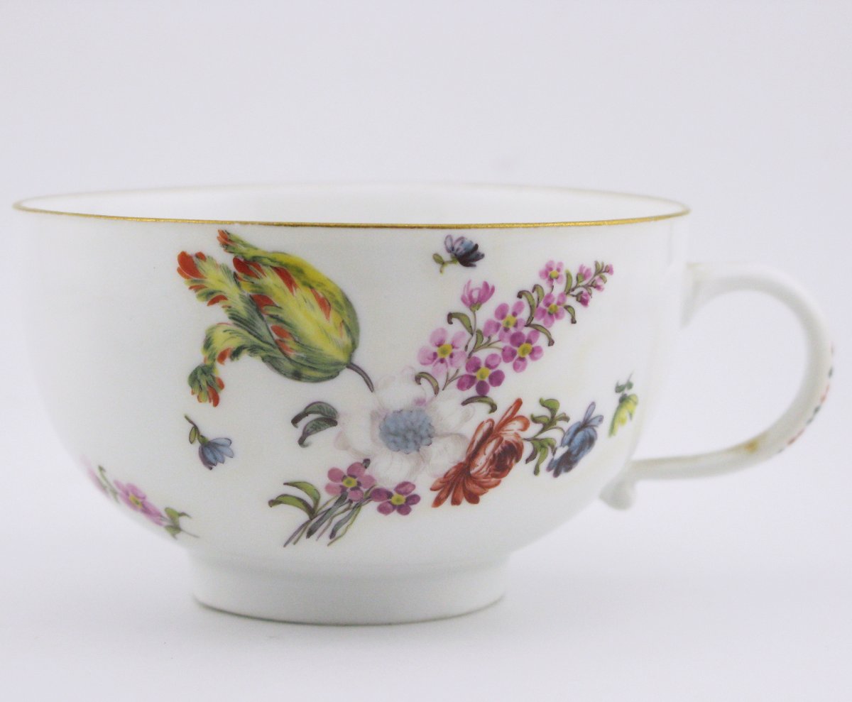 Tasse et soucoupe en porcelaine de Meissen, XVIIIe siècle, vers 1750-photo-1