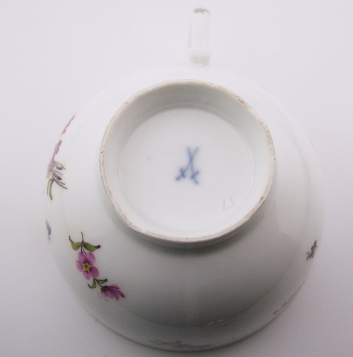 Tasse et soucoupe en porcelaine de Meissen, XVIIIe siècle, vers 1750-photo-7