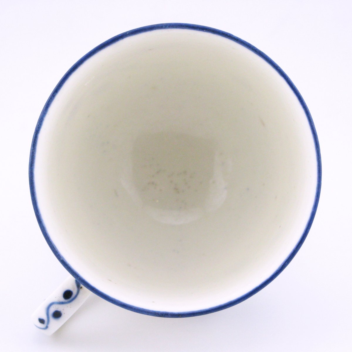 Tasse et soucoupe en porcelaine de Chantilly (décor « à la brindille »), XVIIIe siècle-photo-5