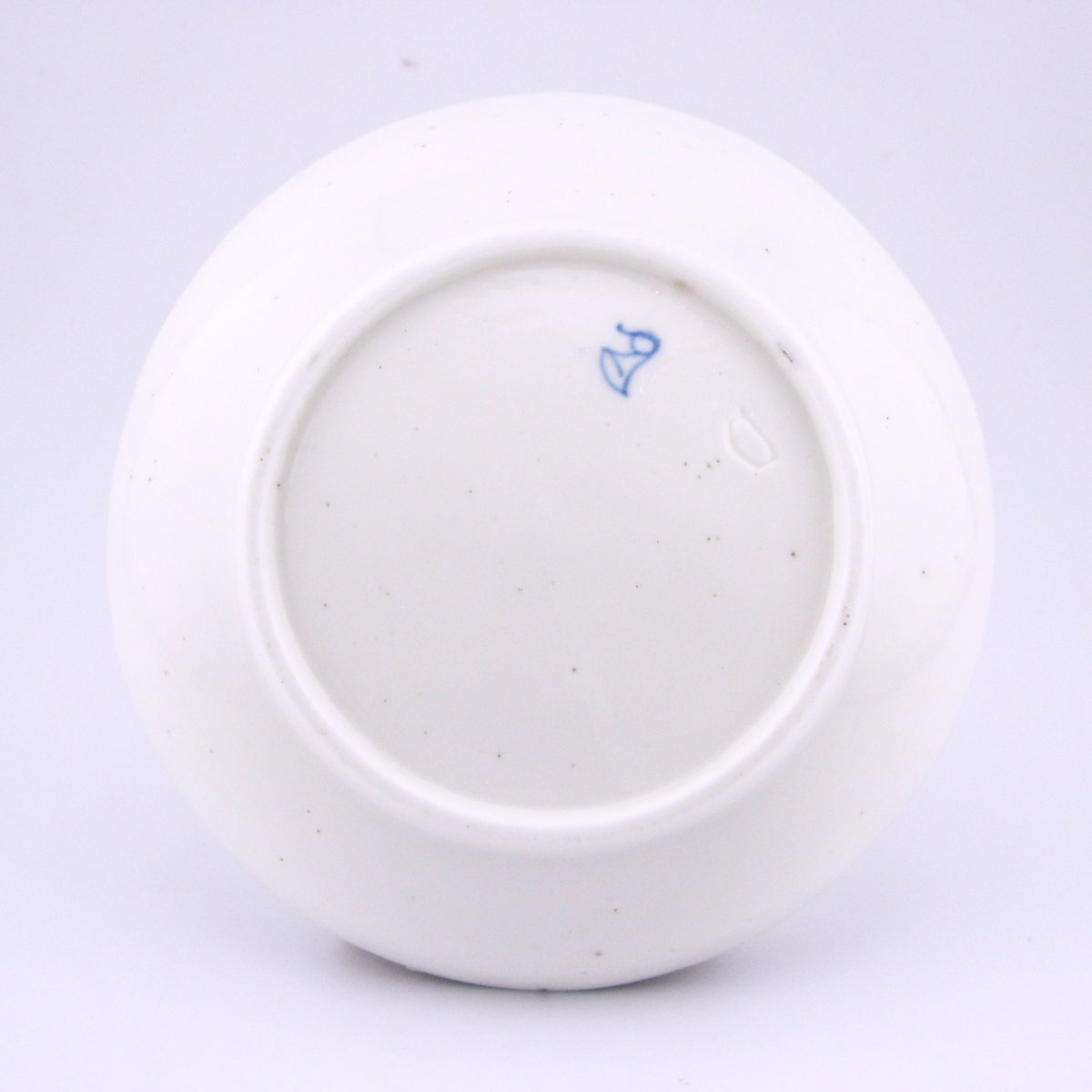 Tasse et soucoupe en porcelaine de Chantilly (décor « à la brindille »), XVIIIe siècle-photo-7