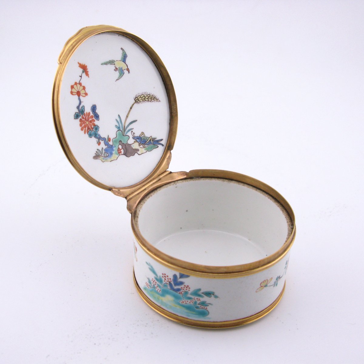 Chantilly Porcelain Snuff Box Gold Mounts Kakiemon Colours Chinoiserie French 18th Century