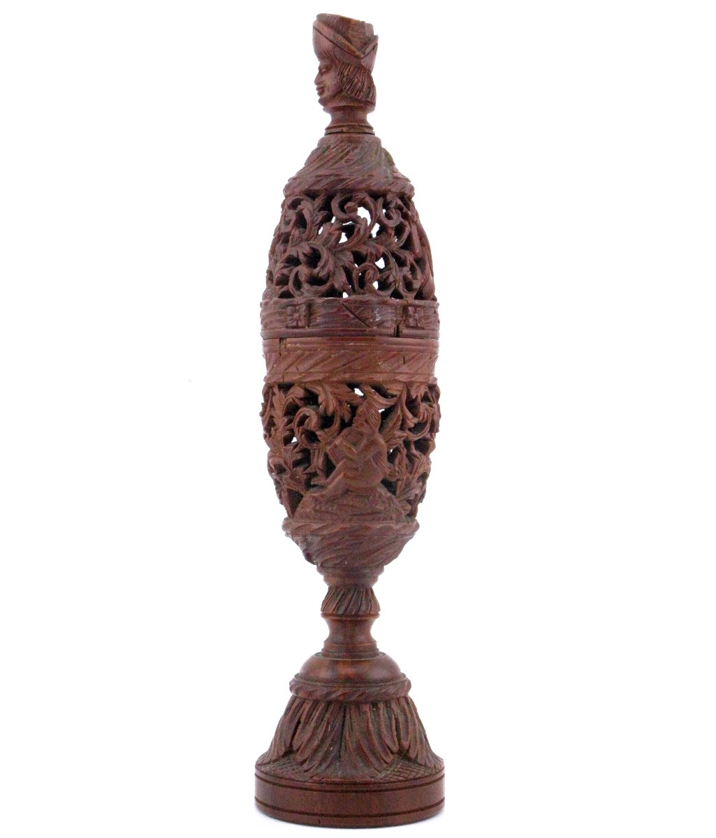 Boîte à épices ajourée en noix de coquilla, Pays-Bas, XVIIe/XVIIIe siècle-photo-2