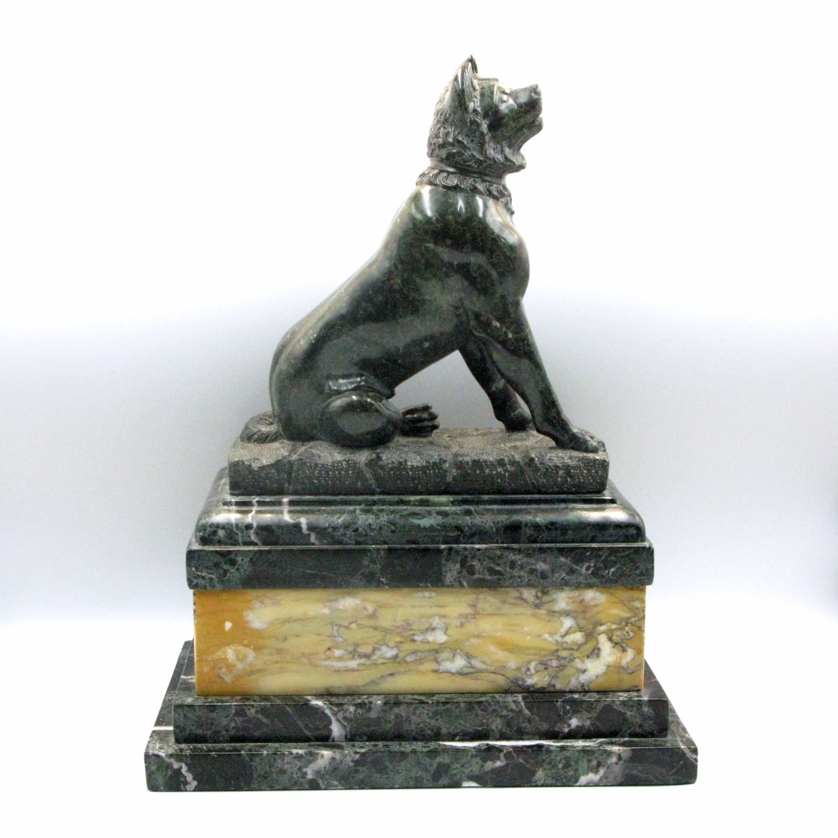 Sculpture « Grand Tour » en serpentine représentant le Chien d'Alcibiade, vers 1840-photo-2