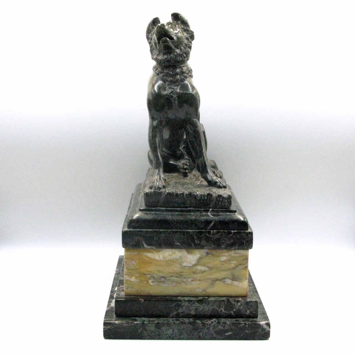 Sculpture « Grand Tour » en serpentine représentant le Chien d'Alcibiade, vers 1840-photo-3