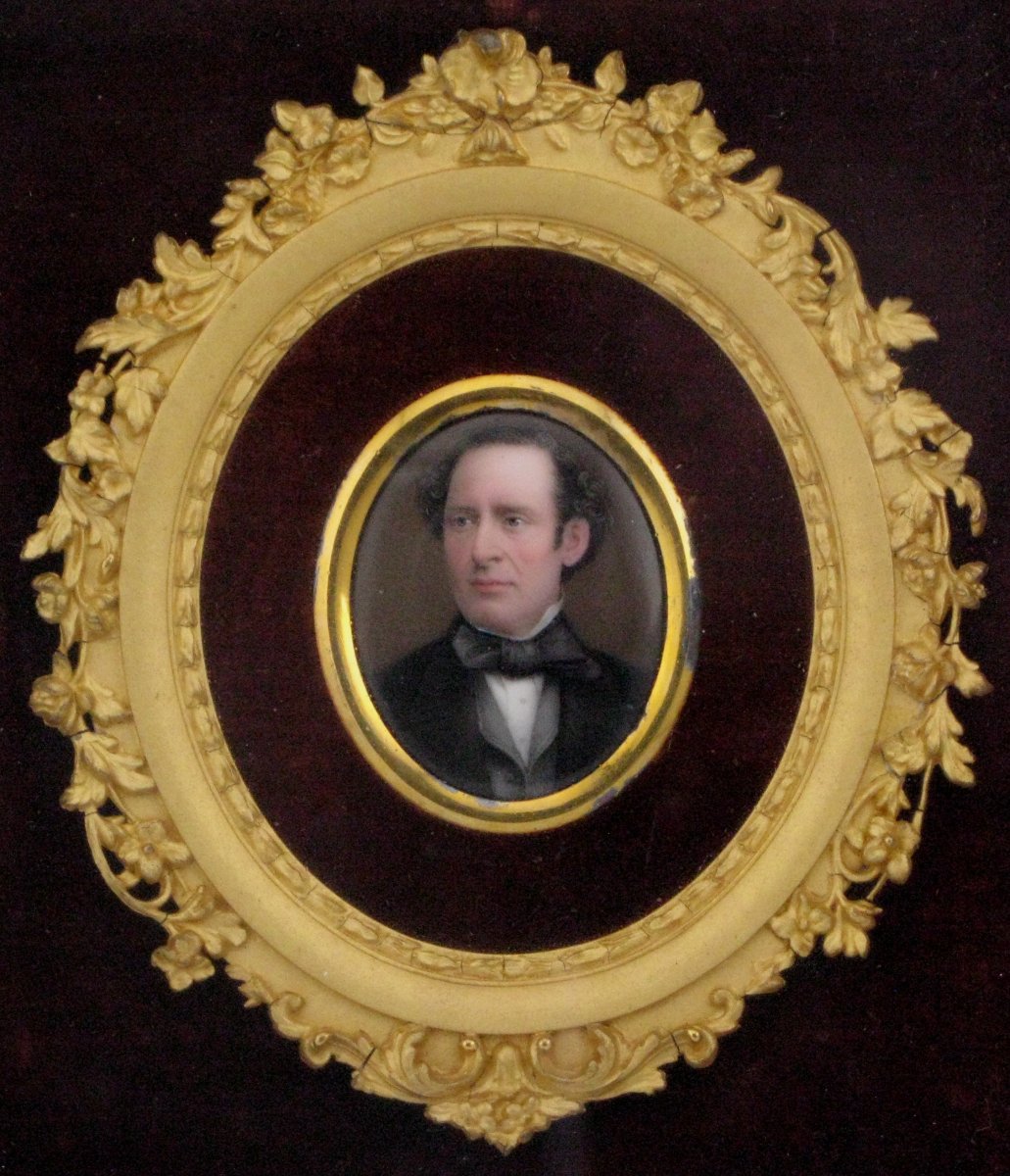 Paire de portraits miniatures sur émail, vers 1850-photo-1