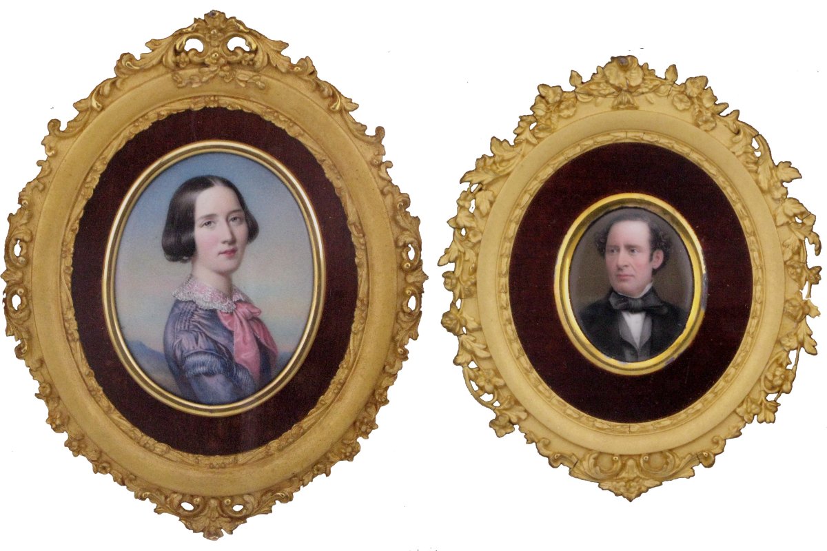 Paire de portraits miniatures sur émail, vers 1850