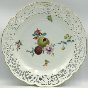 Plat à dessert ajouré en porcelaine de Meissen, XVIIIe siècle, service du roi Frédéric II