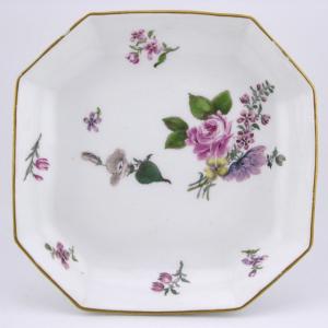 18th-century Meissen Porcelain Octagonal Dish, C. 1740