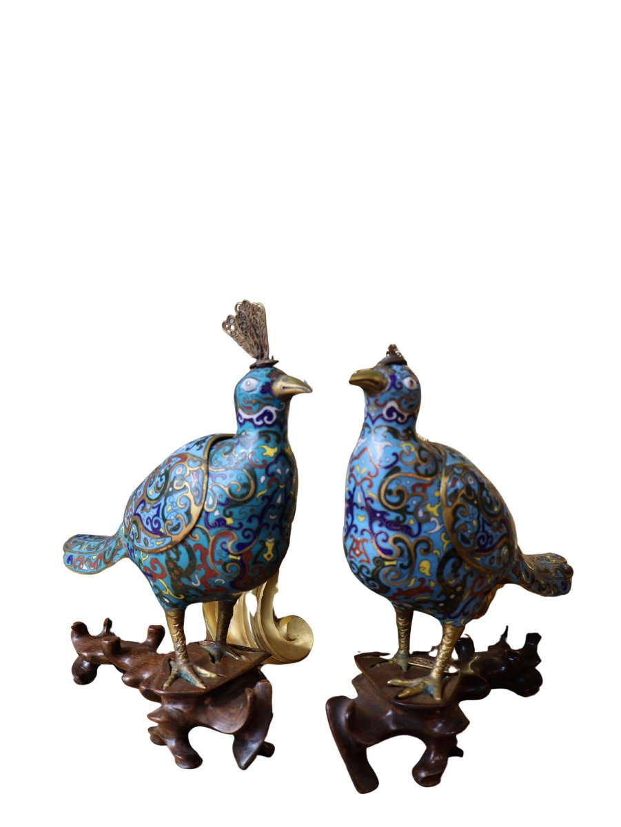 Brûle-parfum - Pair d'oiseaux Fenghuang en bronze cloisonné chinois sur socles de bois sculpté