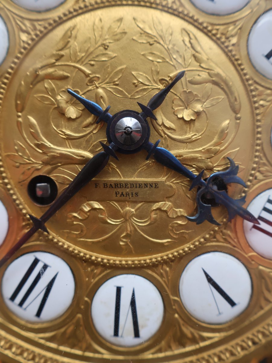 Pendule de cheminée en bronze doré signée F. Barbedienne, Paris, époque Napoléon III-photo-3