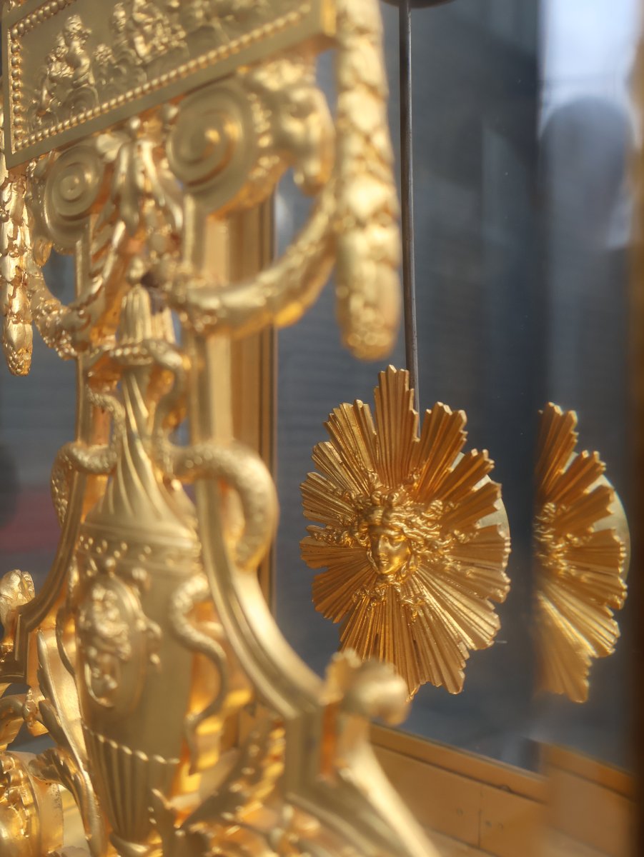 Pendule de cheminée en bronze doré signée F. Barbedienne, Paris, époque Napoléon III-photo-4