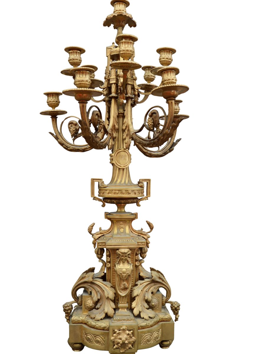Garniture de cheminée en bronze doré : pendule et sa paire de candélabres-photo-3