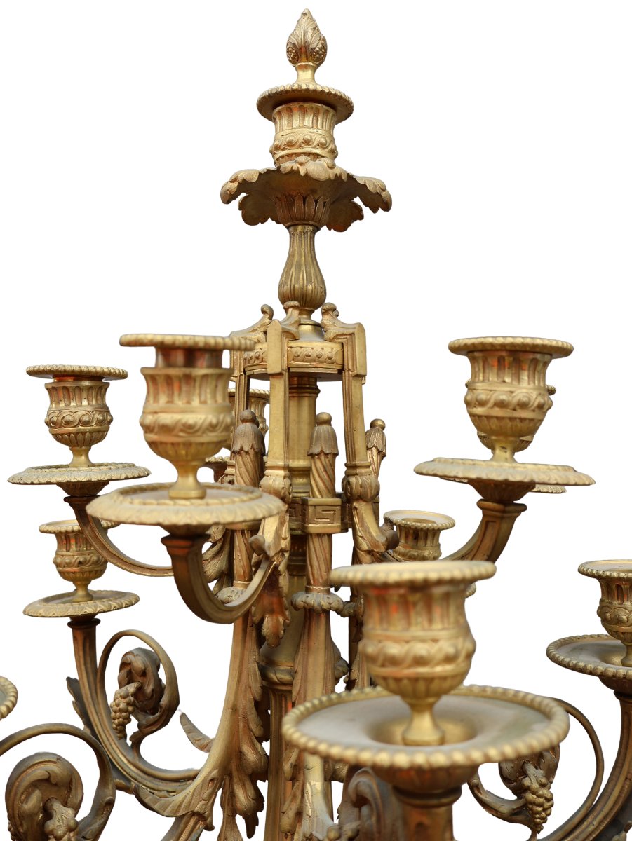 Garniture de cheminée en bronze doré : pendule et sa paire de candélabres-photo-3
