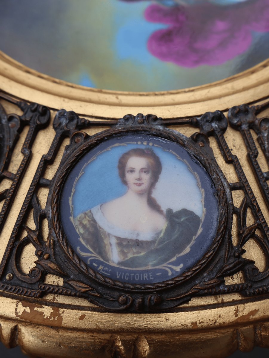 Table guéridon Napoléon III à décor de portraits féminins du XVIIIe siècle-photo-4