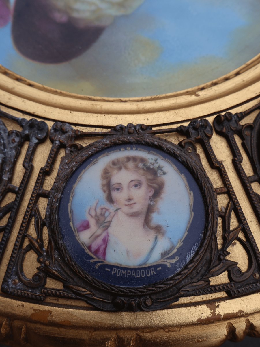Table guéridon Napoléon III à décor de portraits féminins du XVIIIe siècle-photo-2