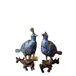 Brûle-parfum - Pair d'oiseaux Fenghuang en bronze cloisonné chinois sur socles de bois sculpté