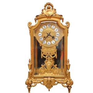 Pendule de cheminée en bronze doré signée F. Barbedienne, Paris, époque Napoléon III