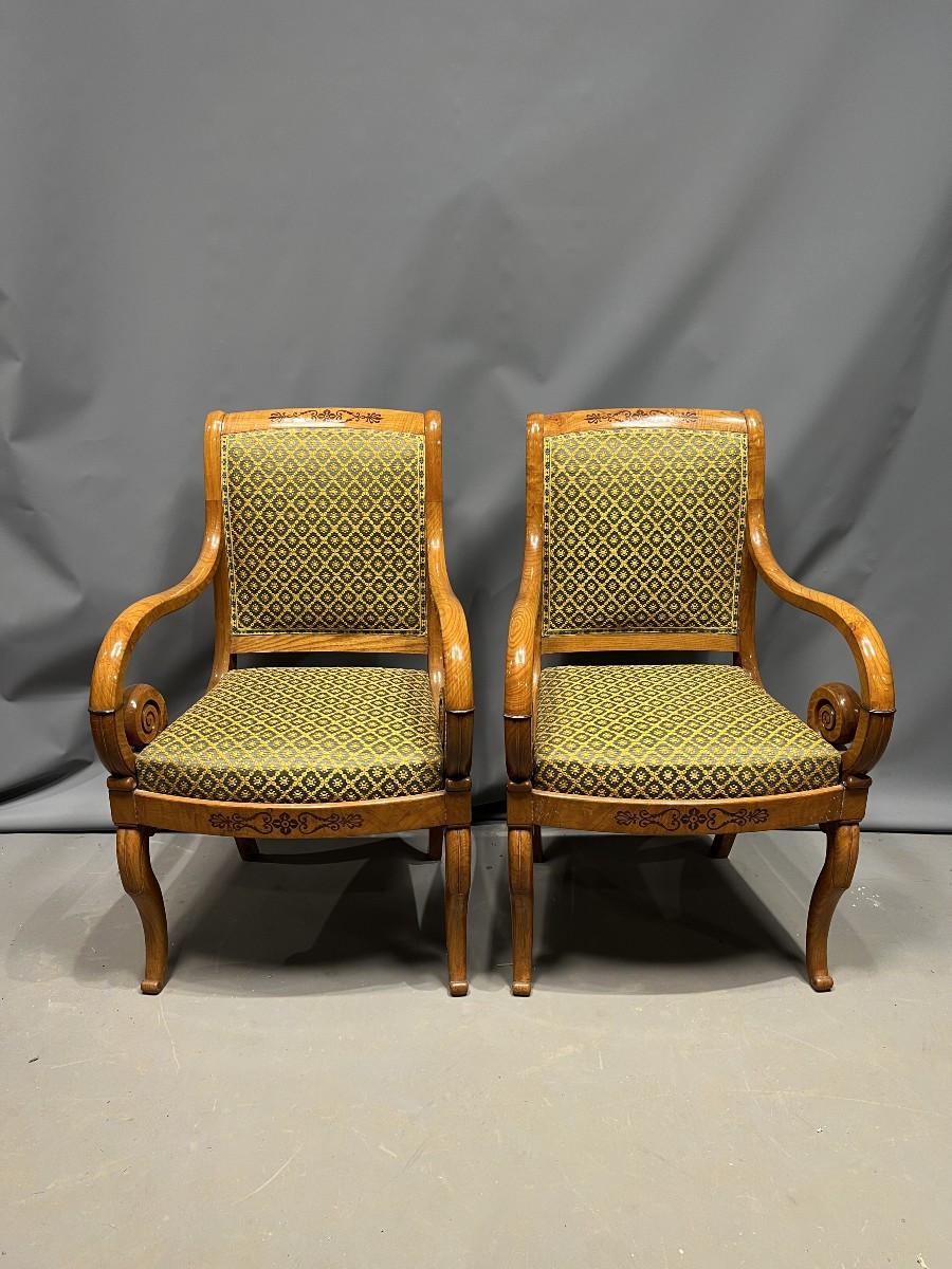 Paire de fauteuils en citronnier 