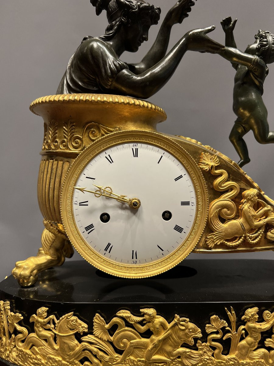 Empire Clock Women And Children-photo-2