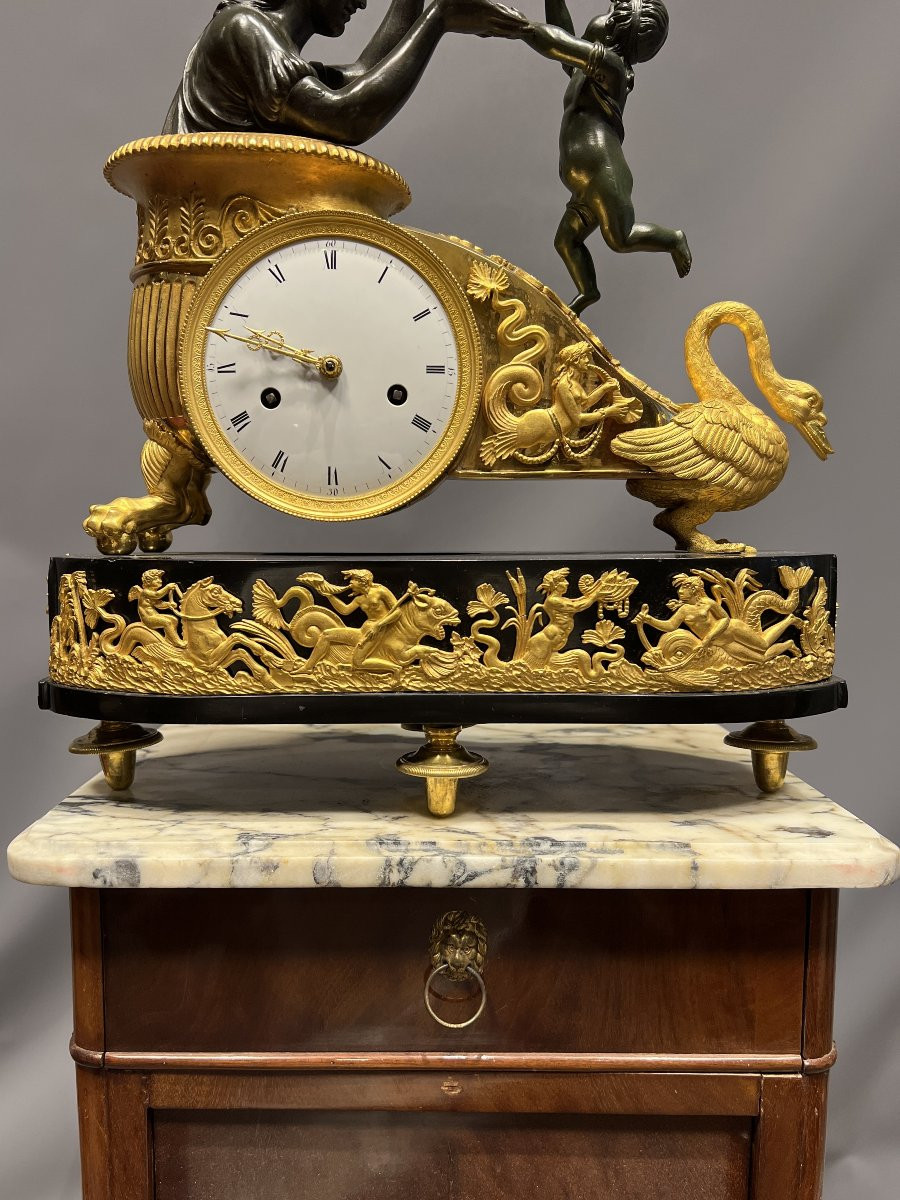 Empire Clock Women And Children-photo-3