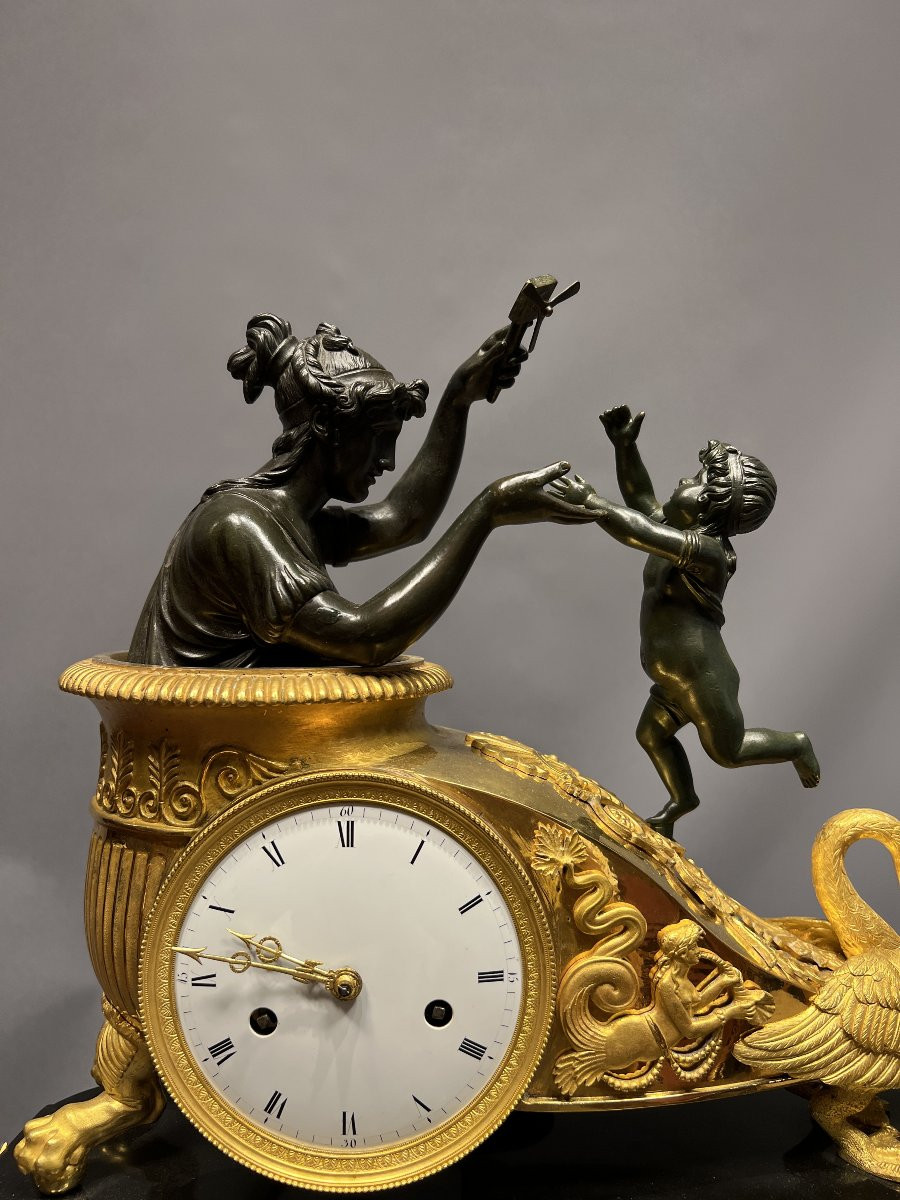 Empire Clock Women And Children-photo-1