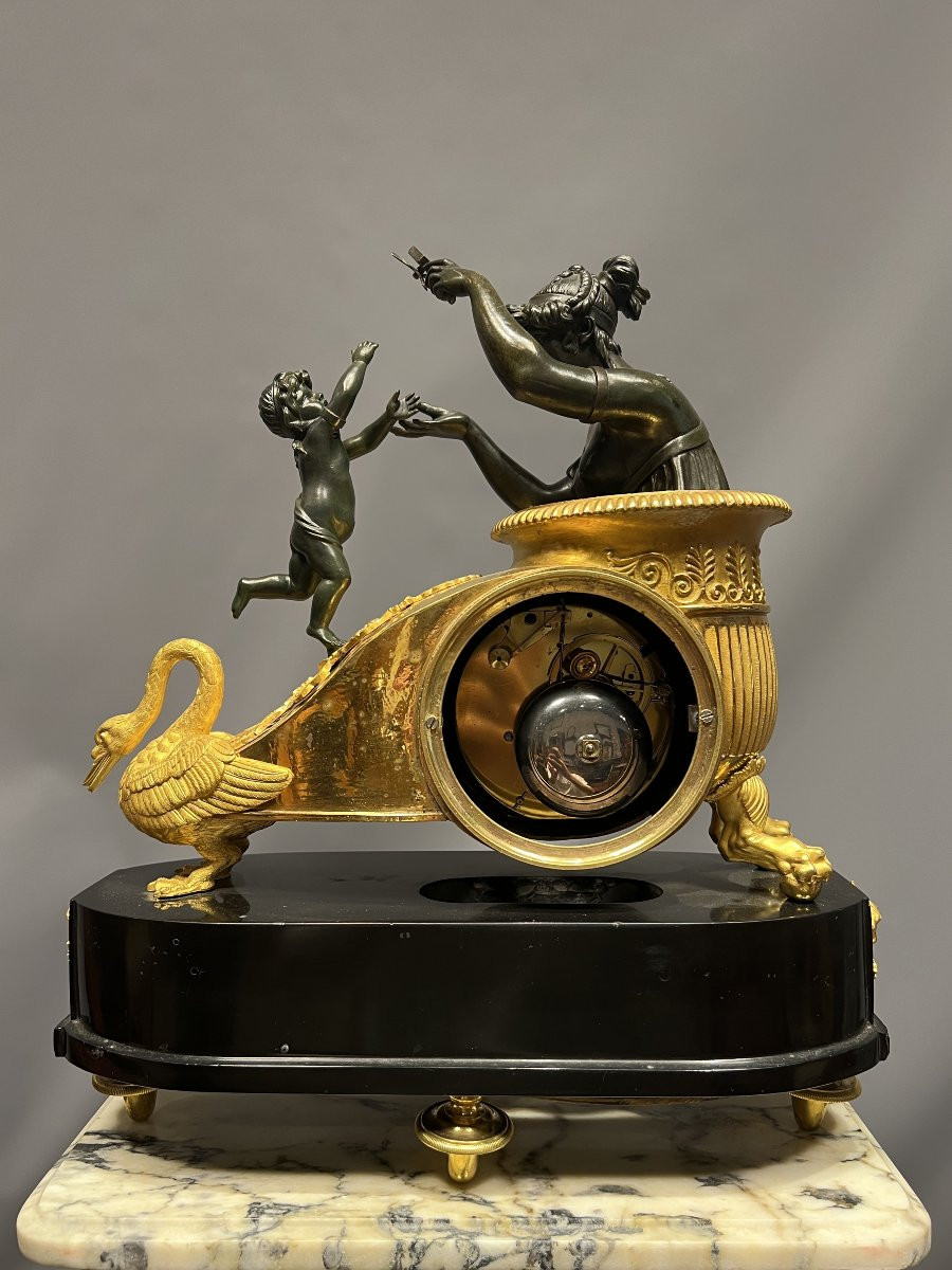 Empire Clock Women And Children-photo-2