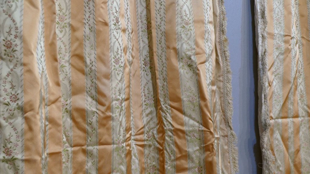 1 Pair Of Louis XVI Style Curtains In Pale Pink Silk With Flowers, Around 1950-photo-3