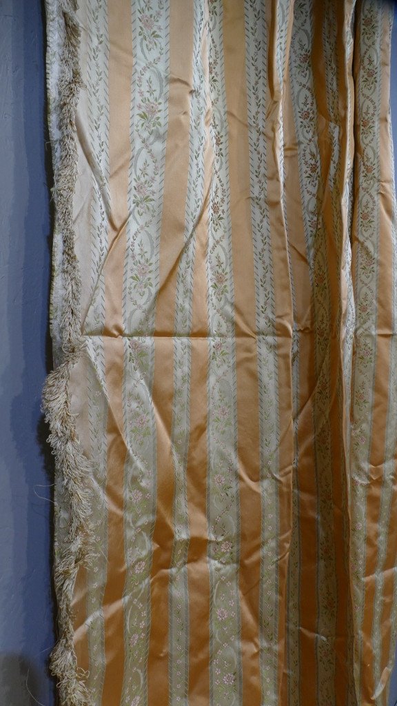 1 Pair Of Louis XVI Style Curtains In Pale Pink Silk With Flowers, Around 1950-photo-2