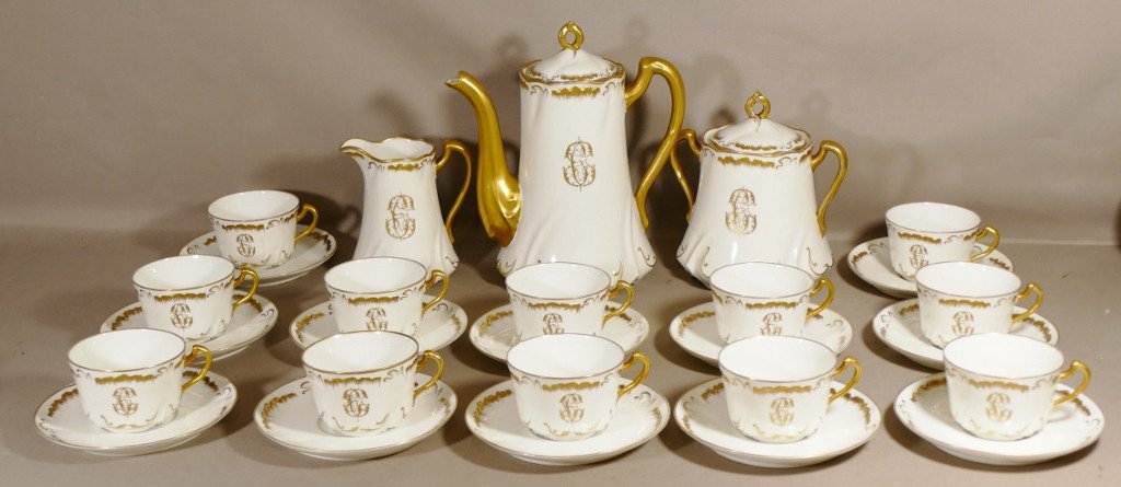 Charles Ahrenfeldt  Vers 1900 Service à Café 12 Personnes En Porcelaine Blanche Et Doré Limoges