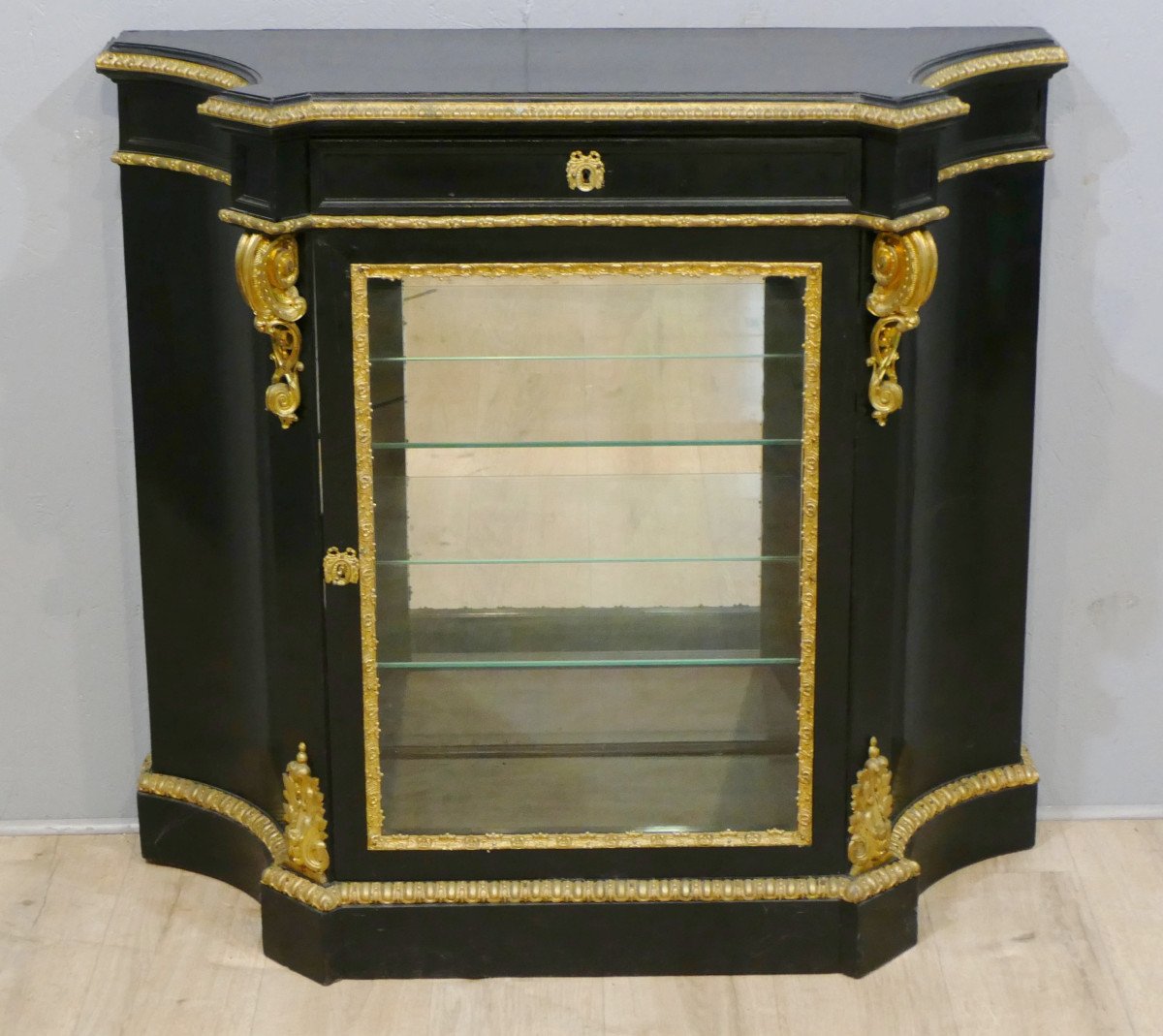 Meuble d'Appui Formant Vitrine En Bois Noir Et Bronze Doré, Napoléon III 