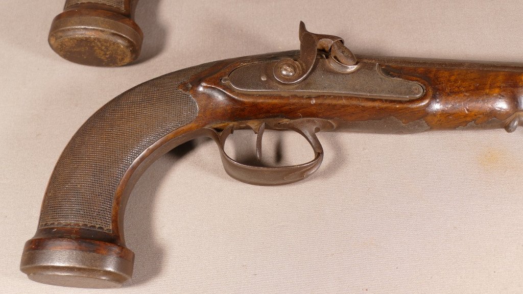 Paire De Pistolets De Collection d'Officier Type 1840-1850 En Noyer Et Acier-photo-2