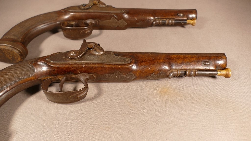 Paire De Pistolets De Collection d'Officier Type 1840-1850 En Noyer Et Acier-photo-3
