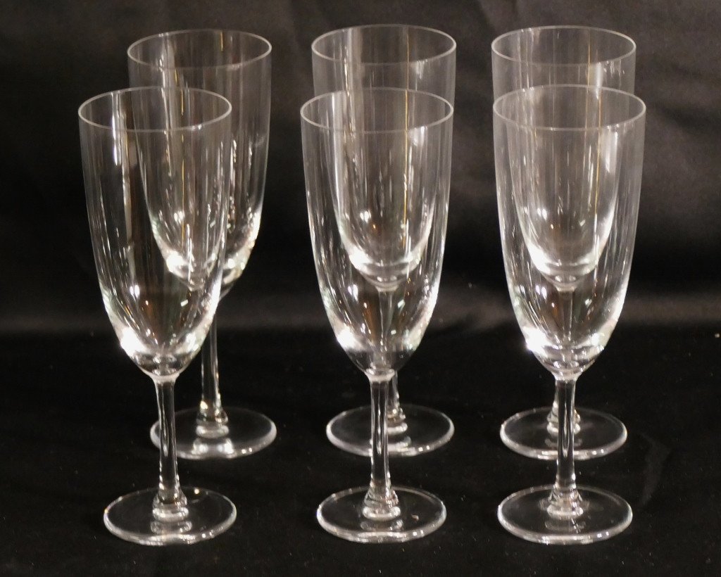 Lalique, 6 Crystal Champagne Flutes